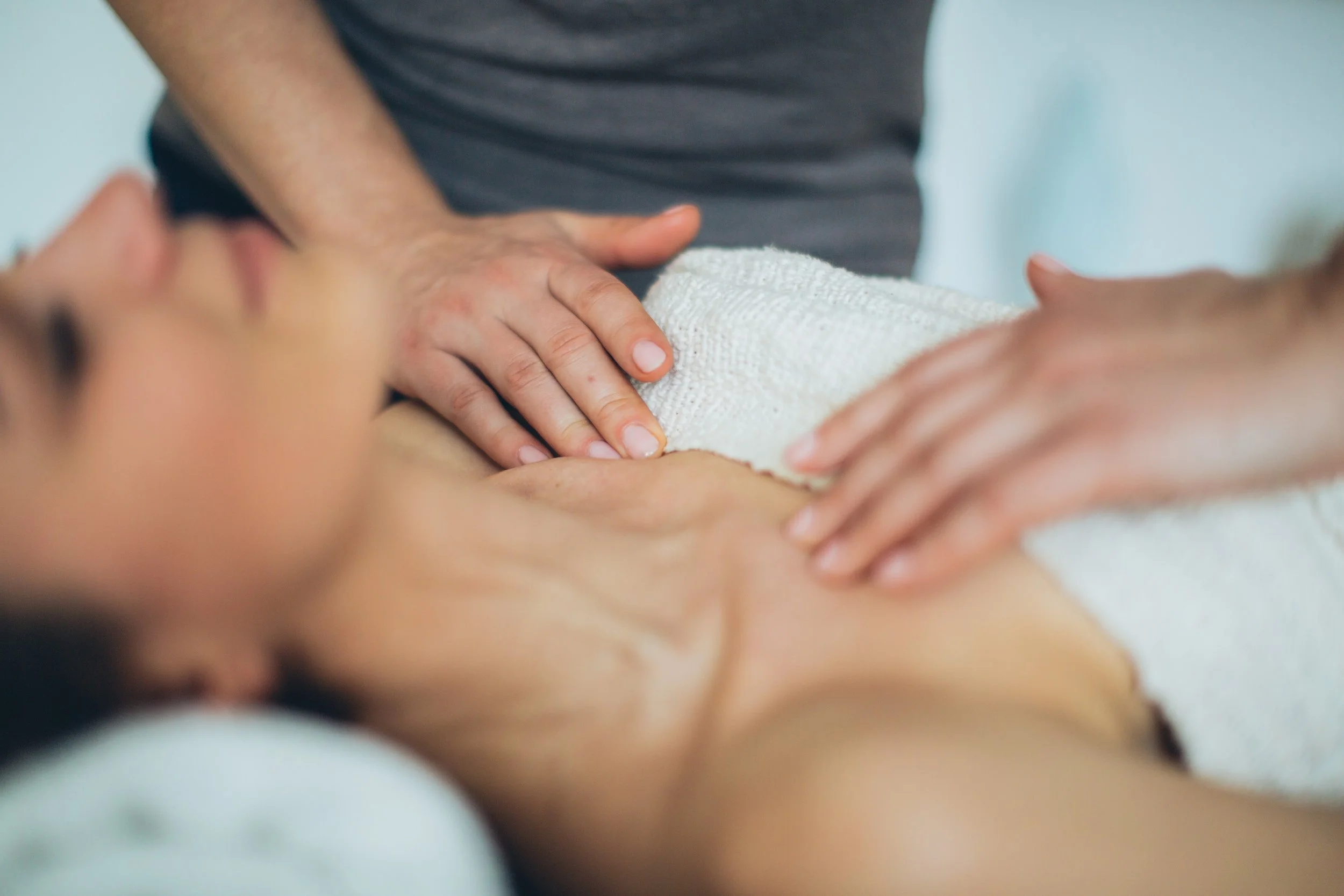 10 Cách Kích Thích Núm Vú Khiến Nàng Nứng Điên
